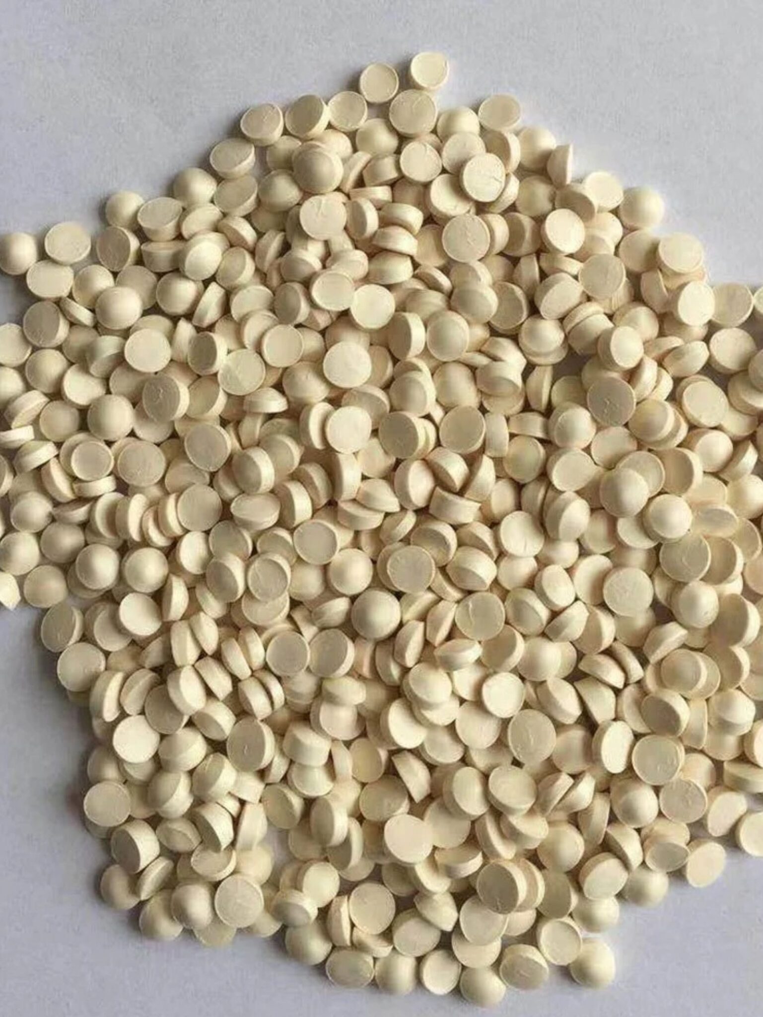 https://labdhigroup.com/wp-content/uploads/2024/10/pc-plastic-raw-material-1537x2048.jpg